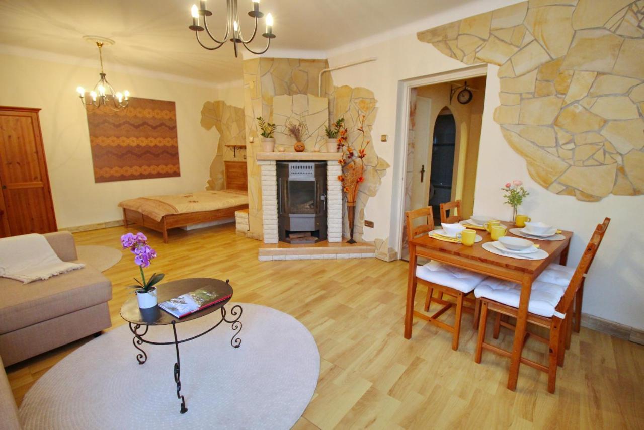 Cosy Castle Apartment Budapest Exterior photo